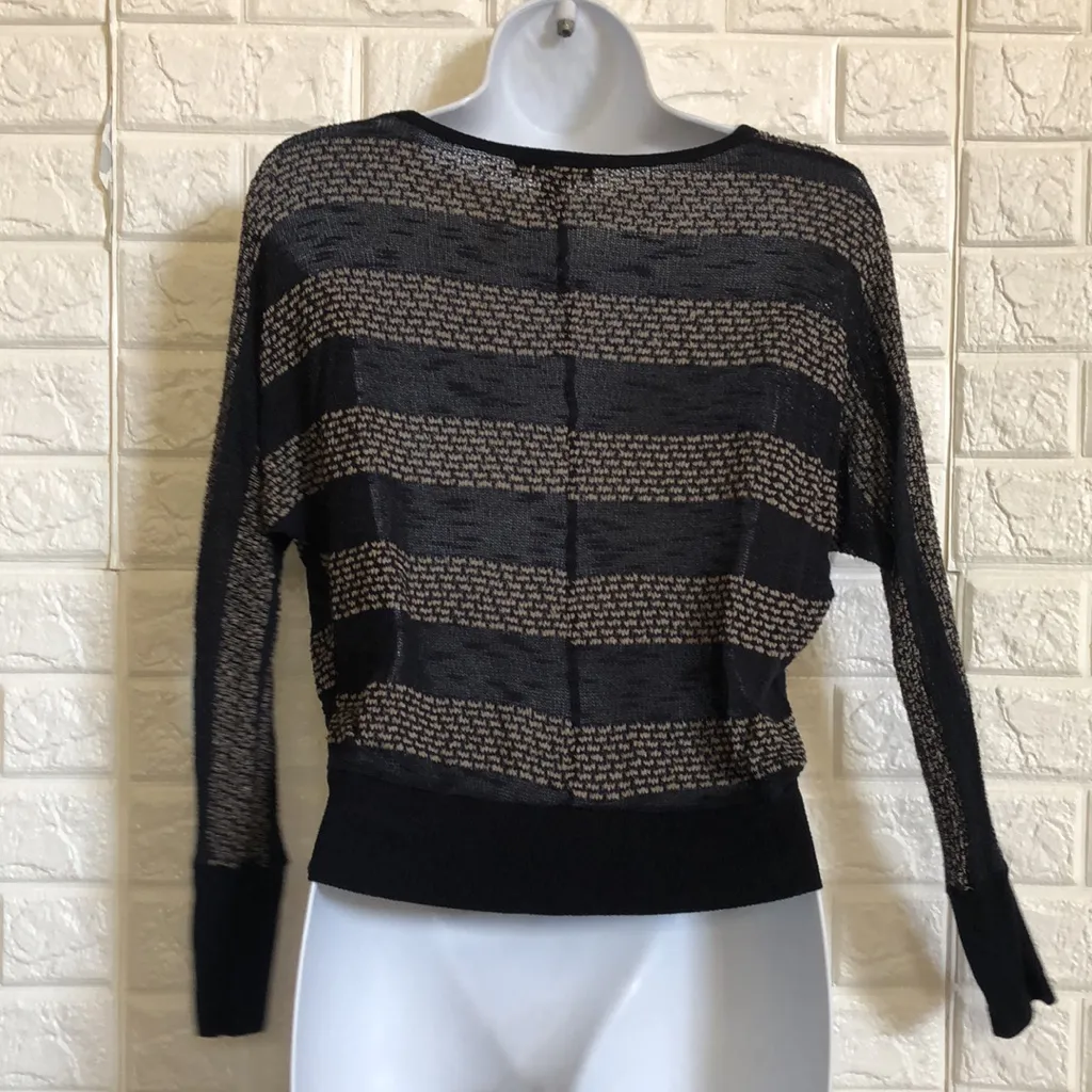 About A Girl striped black‎ tan mesh lightweight sweater top women’s size M - Image 4