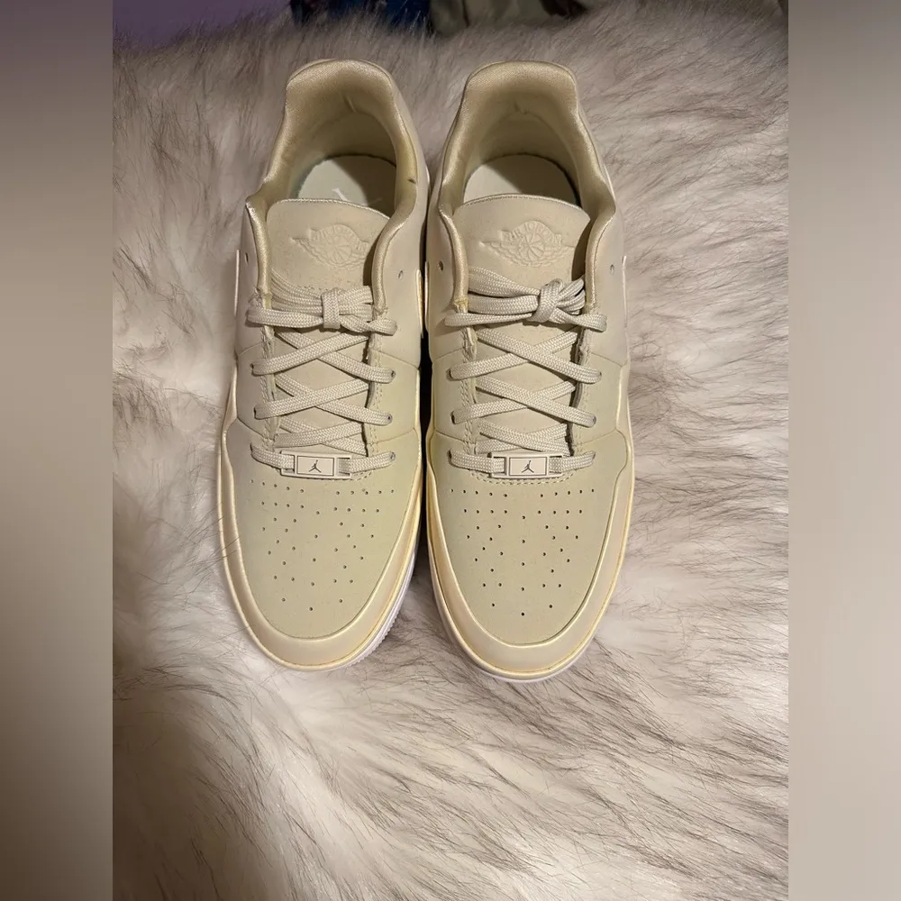 Air 
(WMNS) Air Jordan 1 Jester XX
'Fossil' CQ0278-200
Womens
Size: 7.5 - Image 8