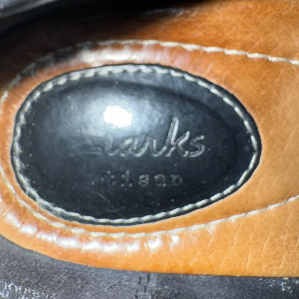 Clark’s Black Leather Ballet Maryjane Flats Size 9.5 Decorative silver detail - Image 5