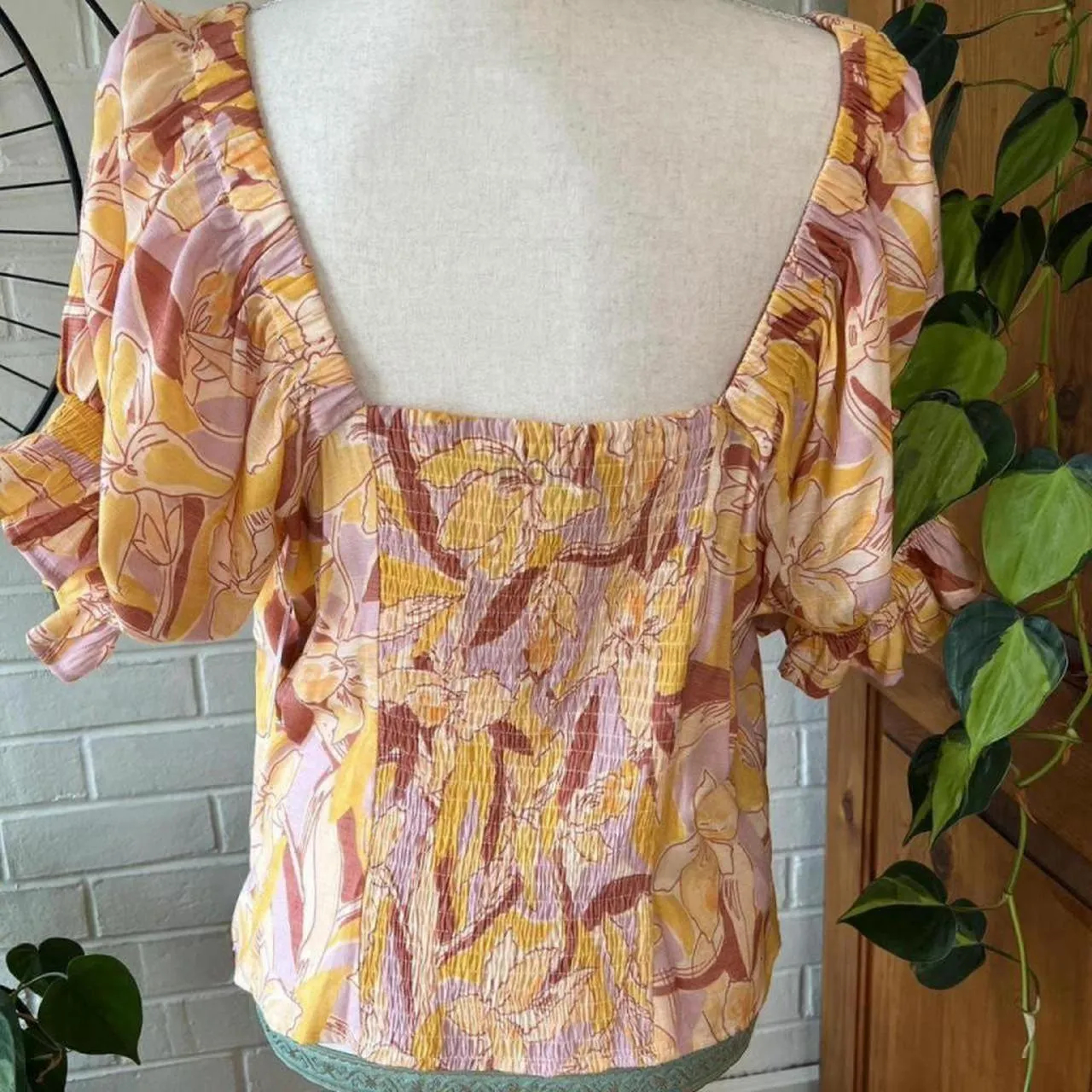 Nine West  Yellow Multi Twist Front Puff Sleeves Blouse - Image 2