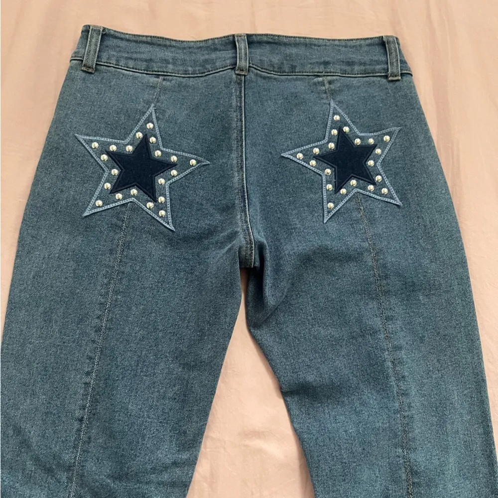 Forever 21 COPY -  star flared jeans - Image 4