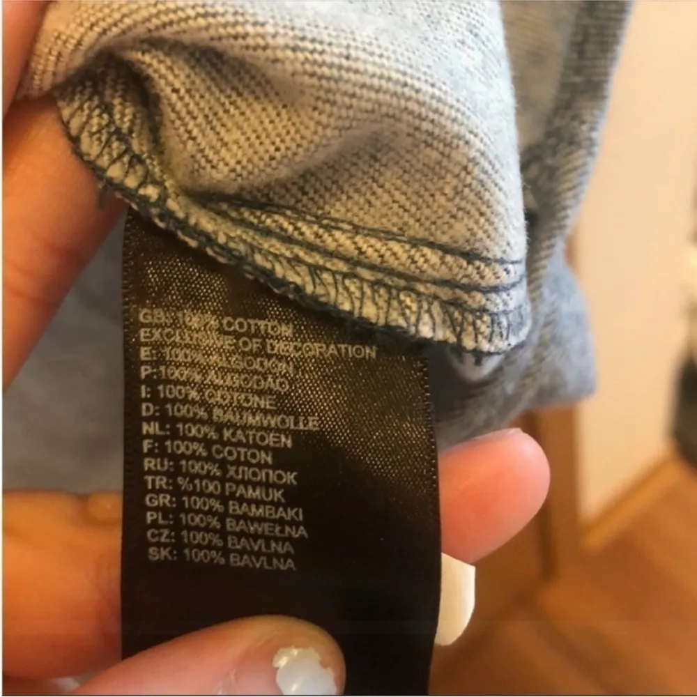 The North Face Size Medium Button Down Shirt. - Image 7