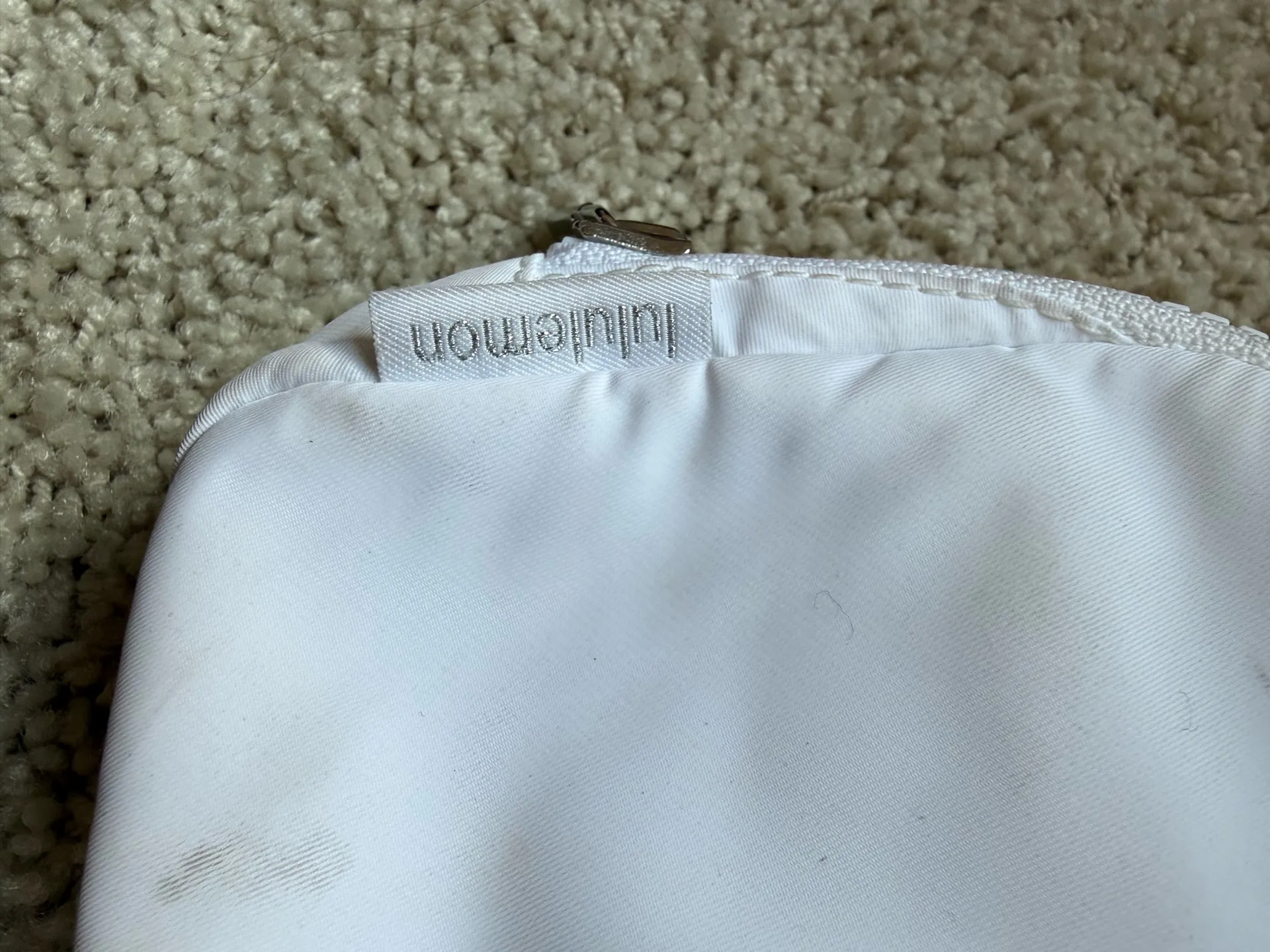 White Belt Bag Lululemon Everywhere 1L - Image 4