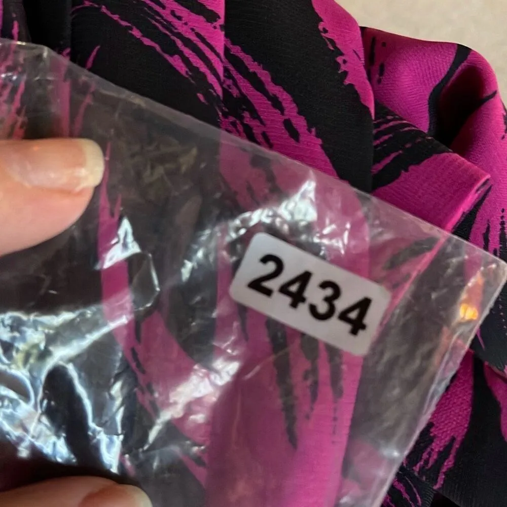 Vintage Lady Carol size Medium ( measured) pleated skirt dress. Black - Image 8