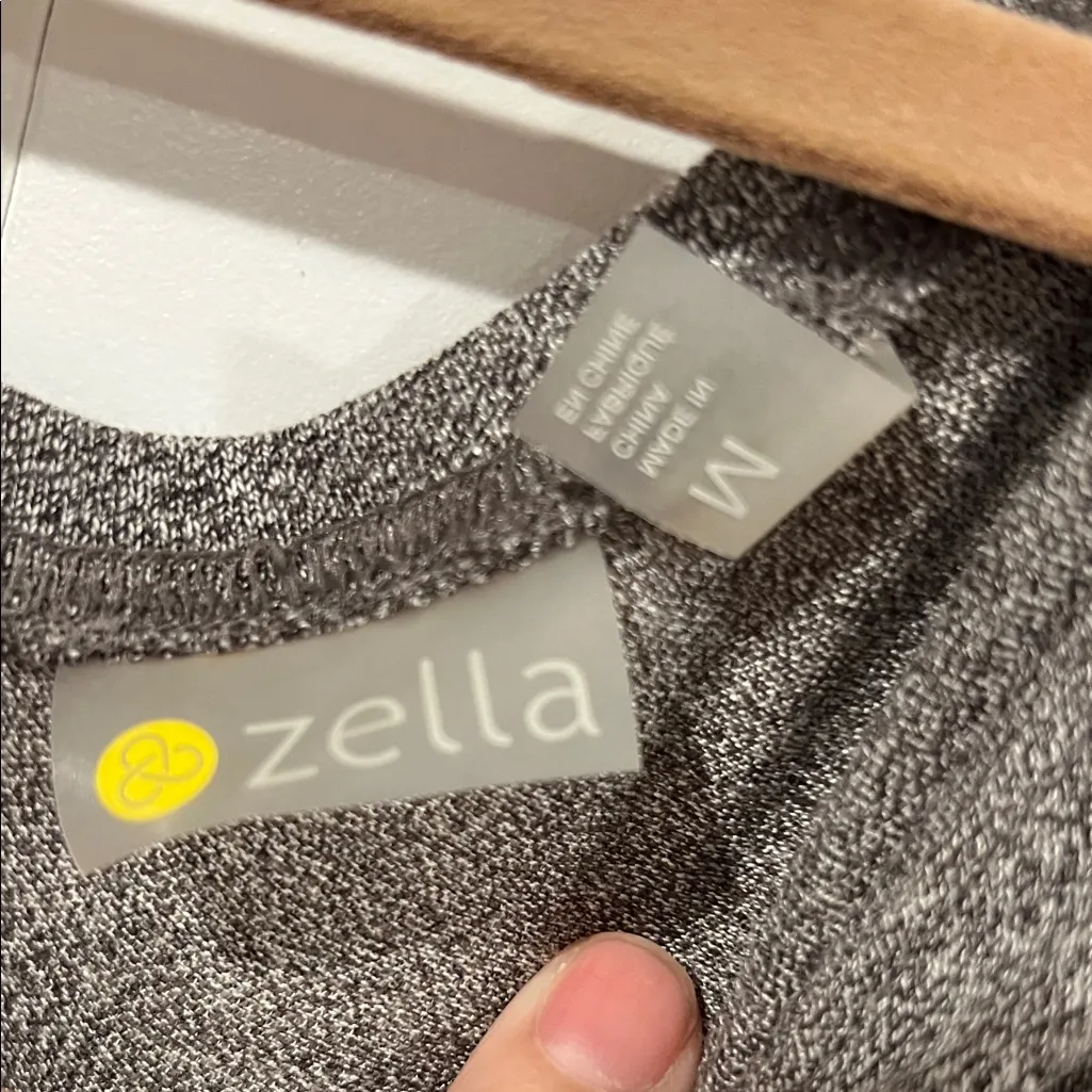 Zella Dark Gray Ruched Women's‎ long sleeved top medium - Image 4