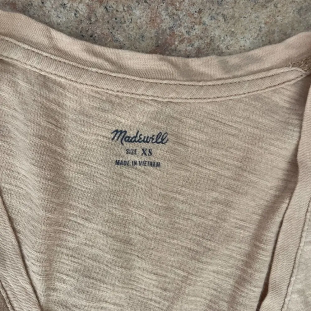 Madewell Whisper Cotton V-Neck Pocket Tank - Image 3