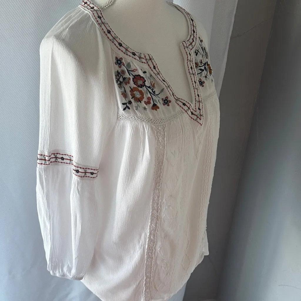 Knox Rose Ivory Blouse with Floral Embroidery - Image 3