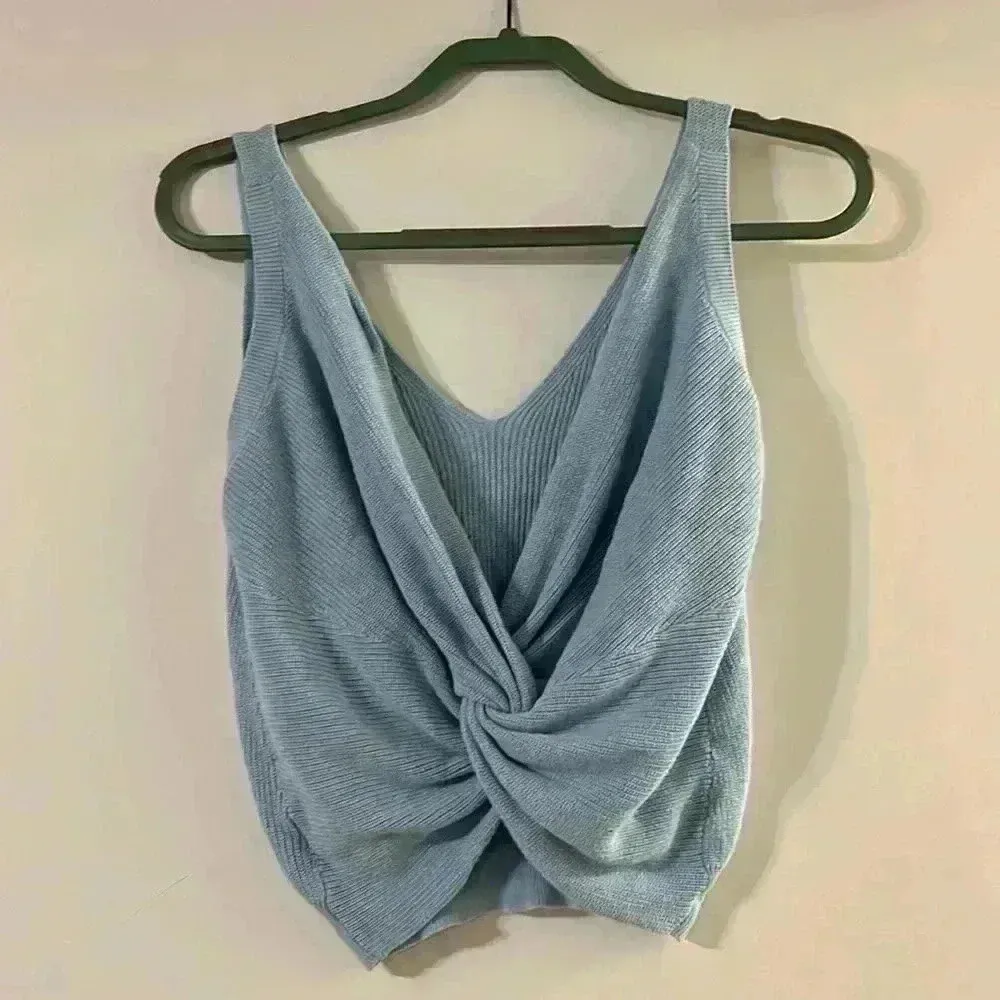 Hem and Thread knit tank top in a size small - Image 2