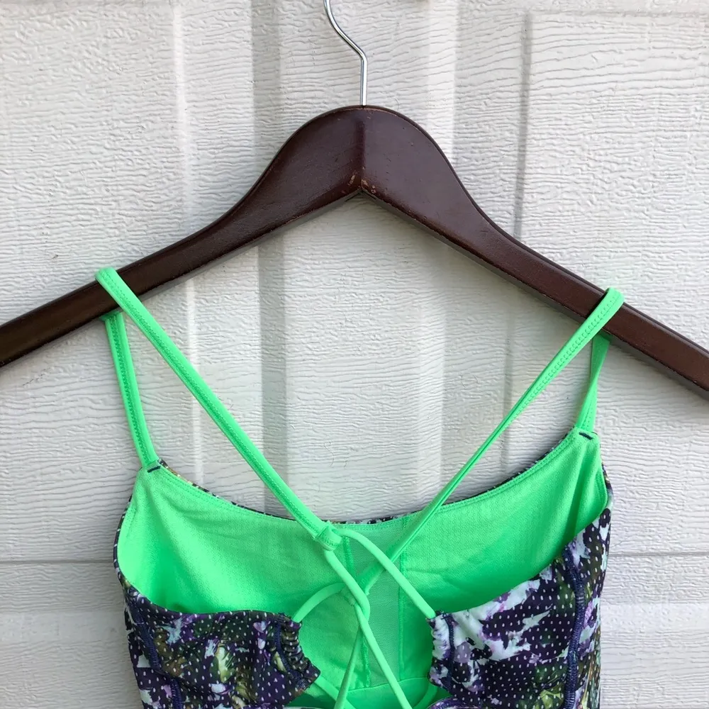 Lululemon Women’s Tank Dancing Warrior Tank Green Purple Strap Athletic 6 - Image 4