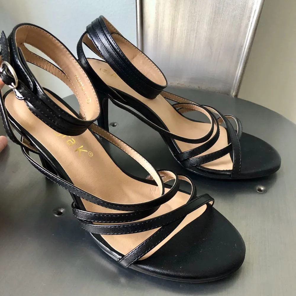 🖤 Black Strappy Pleather Heel - Image 2