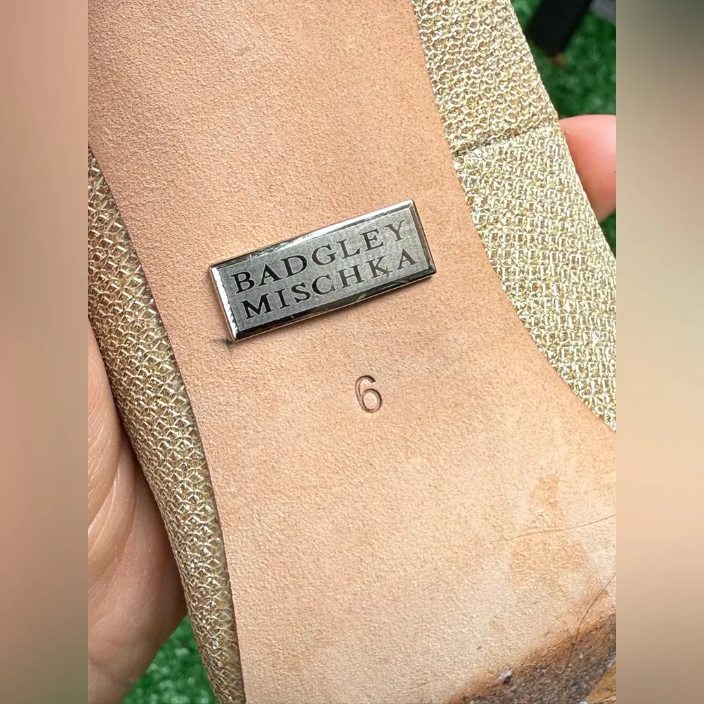 Badgley Mischka Women's Pointed Toe Sparkling Gold Heels Size 6 - Image 12