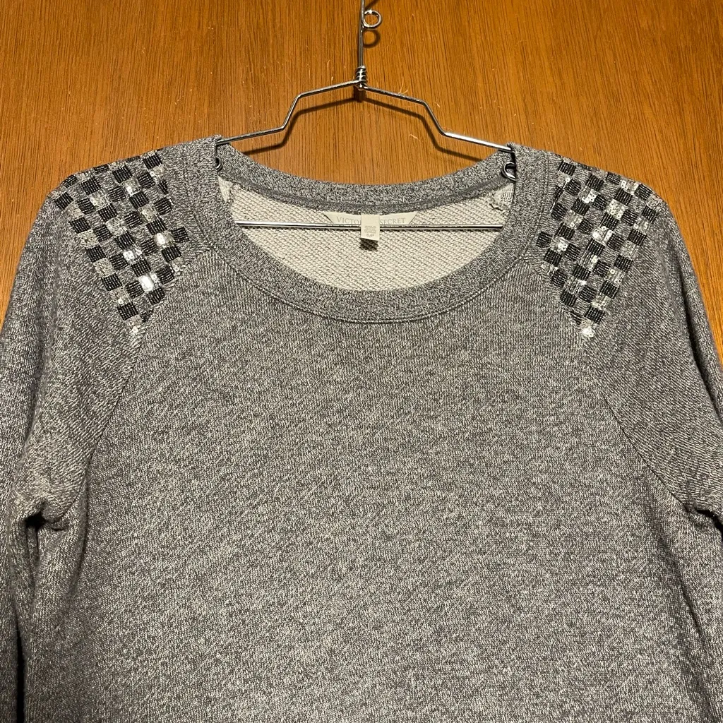 Victoria's Secret Woman's Grey Crewneck Glam Sweater Size Small - Image 2