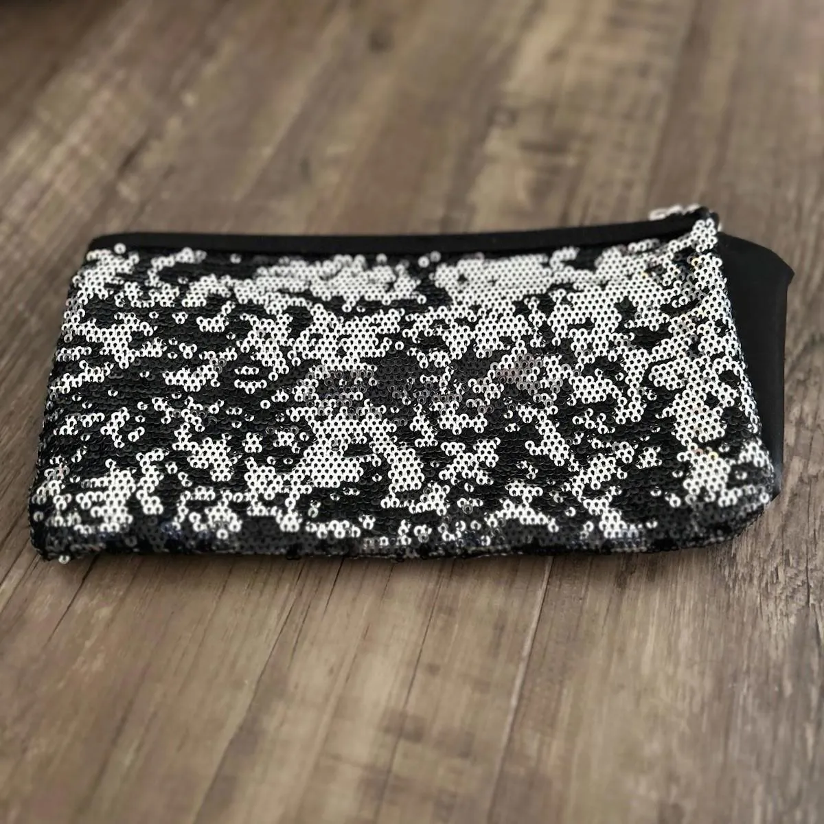 Women's Victoria’s Secret Black Sequin Clutch Bag Silver Zipper & Logo - Image 4