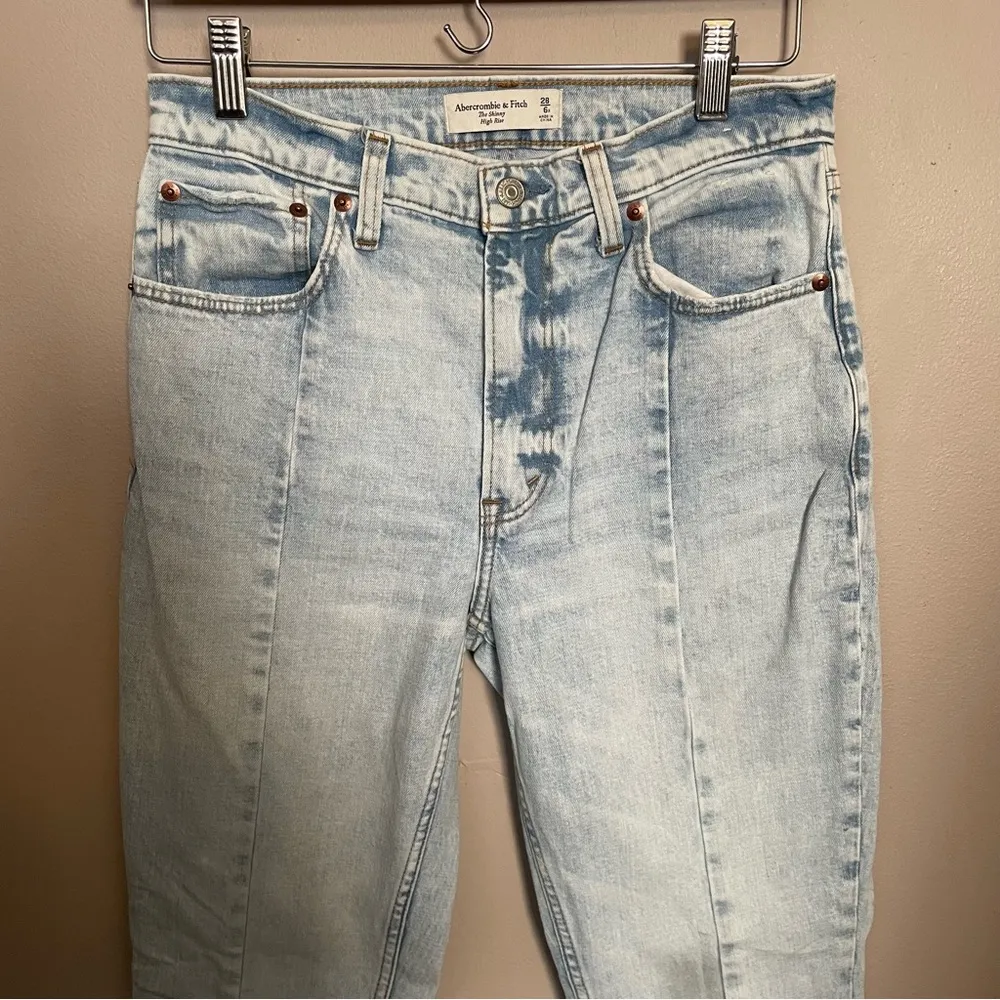 Abercrombie & Fitch The Skinny High Rise Front Slit Jeans Light wash - Image 8