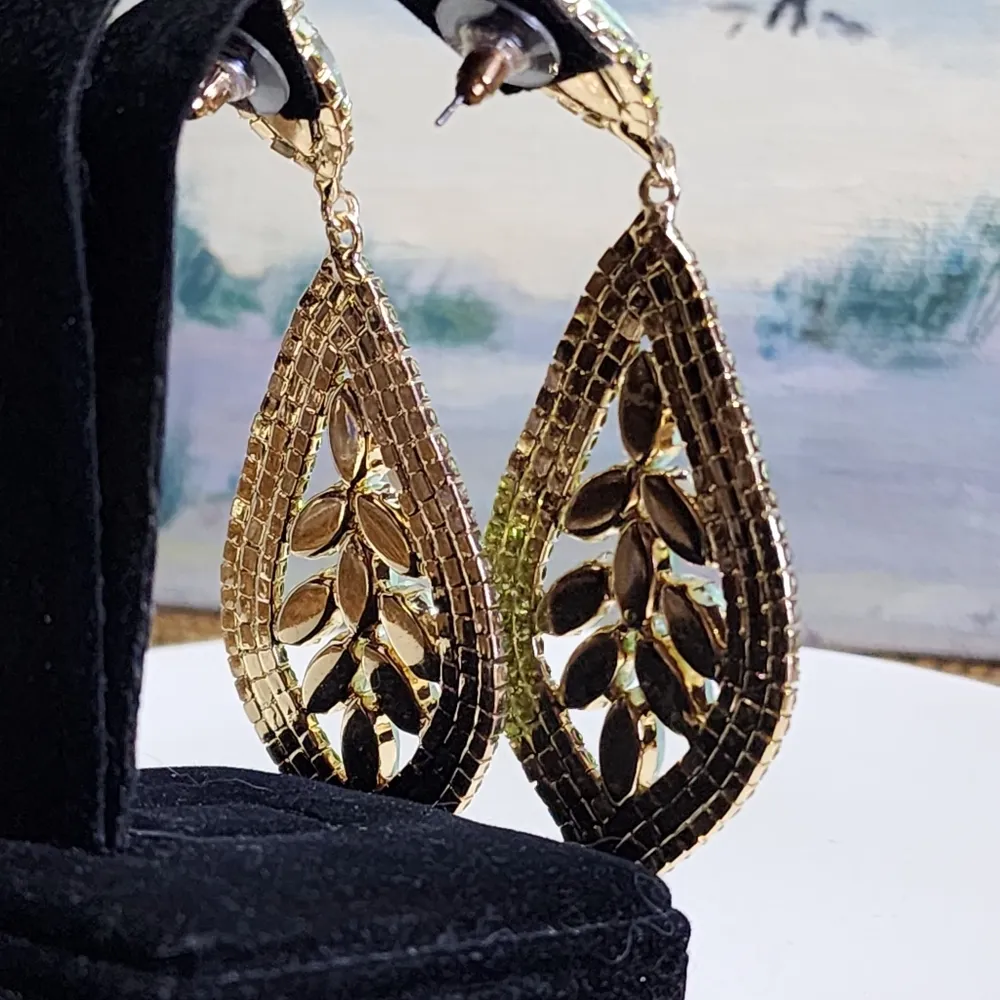 Statement Green Crystal Teardrop Drop Earrings - Image 4