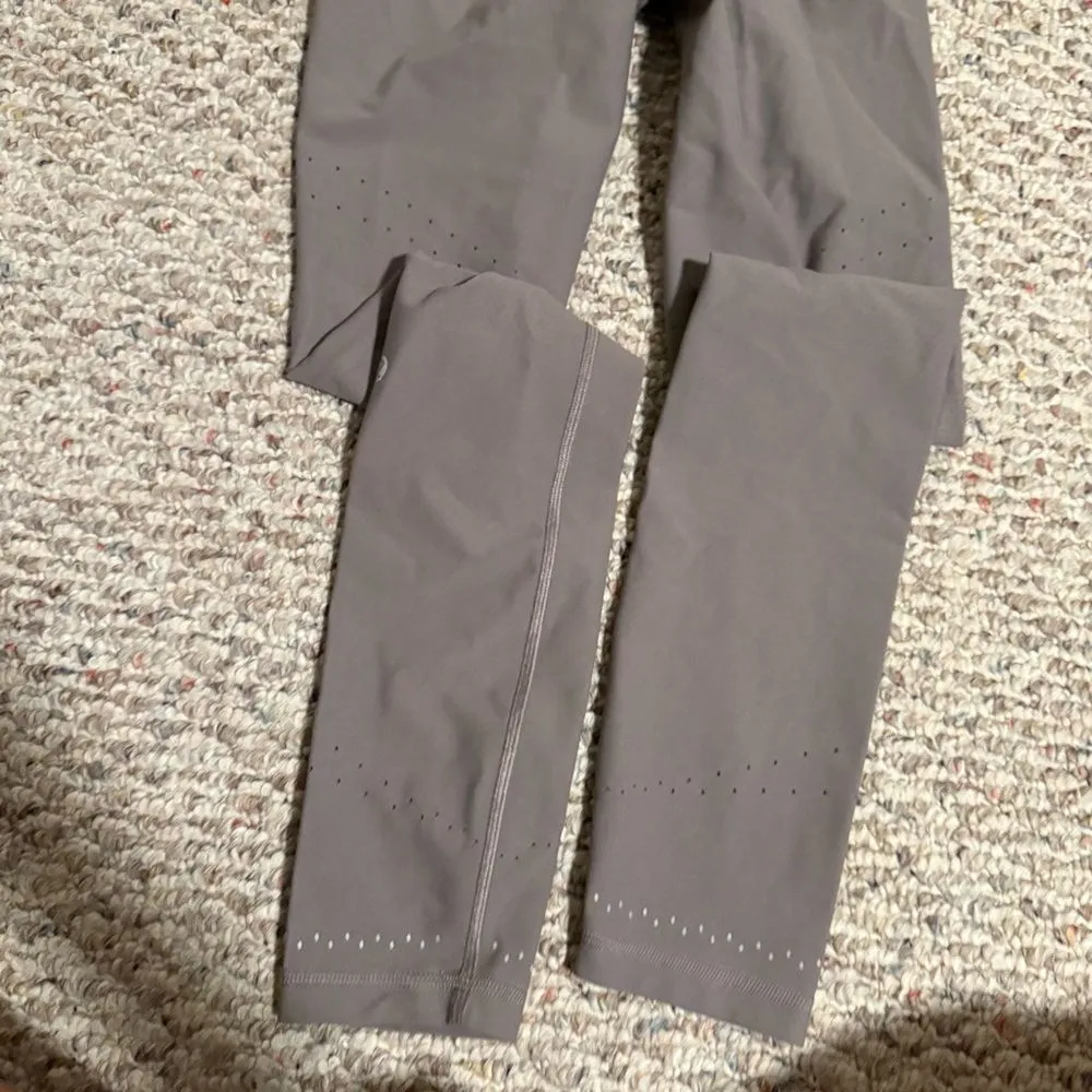 Lululemon Zoned In Tight *27" Lunar Rock- Size 6 - Image 9