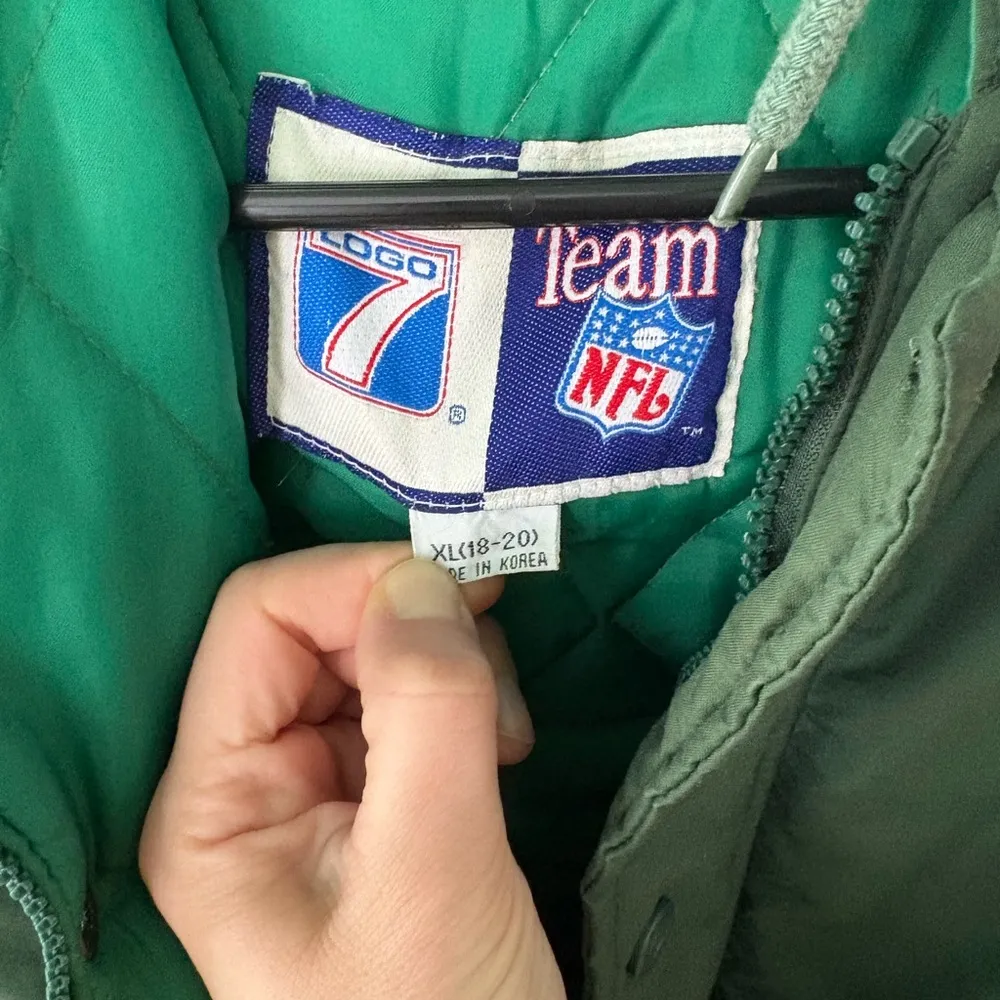 Vintage Logo 7 Packers Puffer Jacket Green Size XL - Image 4