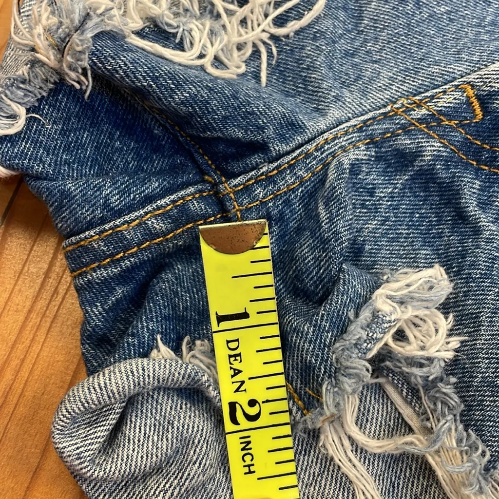 Levi’s 501 Raw Hem Button Fly Cotton Denim Jean Shorts W25 - Image 7