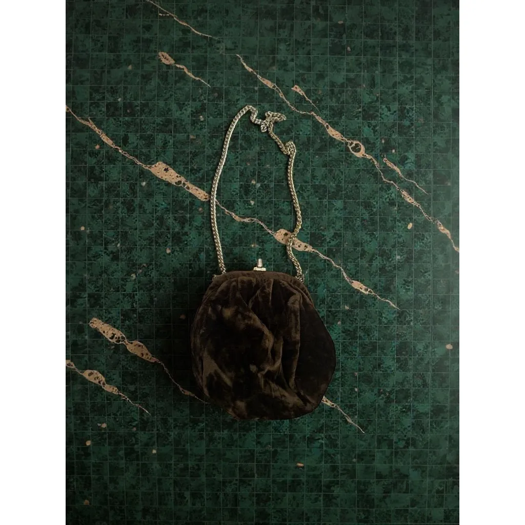 VINTAGE 1960'S Brown Velvet Kisslock Gold Chain Cocktail Bag - Image 3