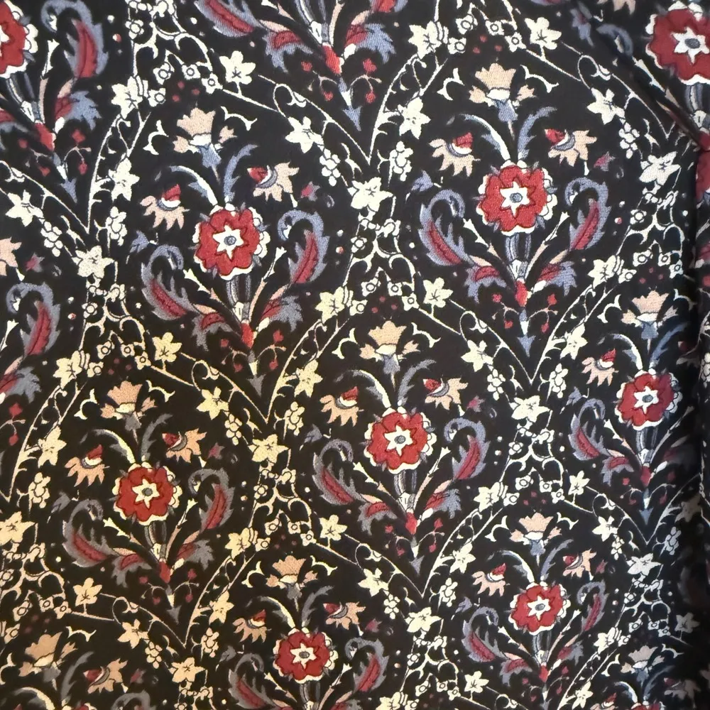 Joie Floral Print Silk dress V-Neck Short Sleeve Size S - Image 2