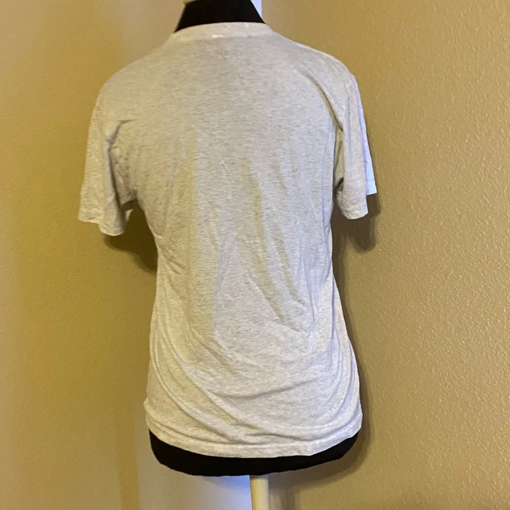 ❤️ Raygun Beaverdale She’s a Brick House Graphic Tee Gray - Image 3