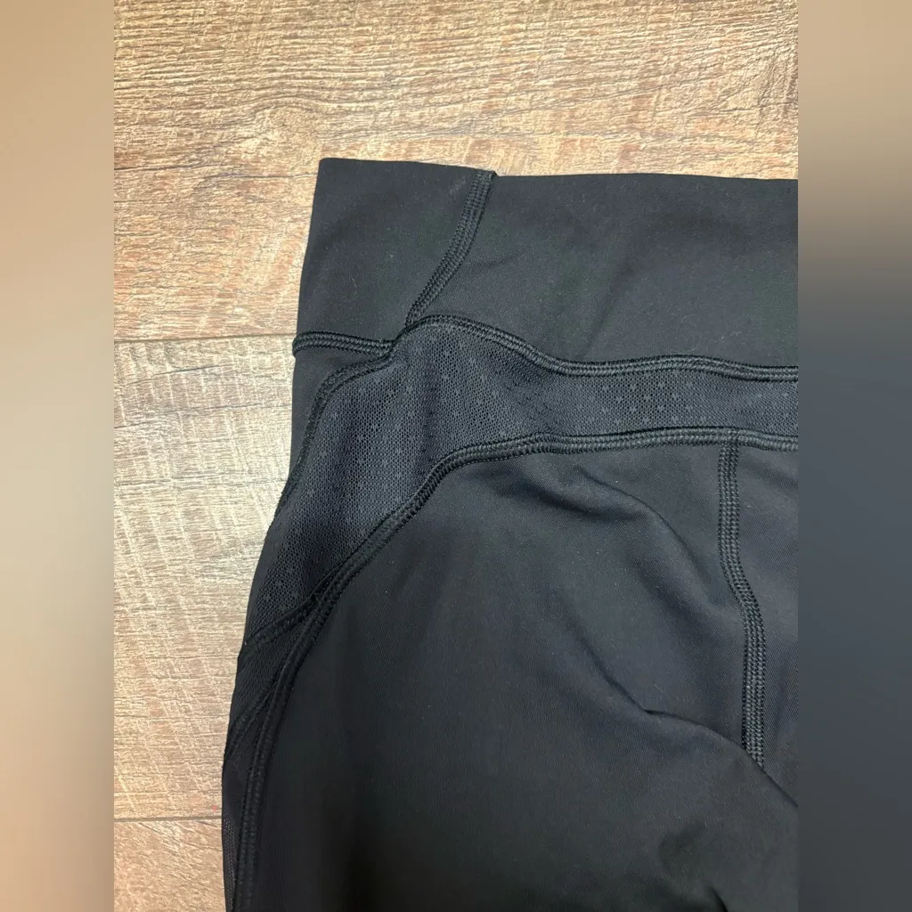 Lululemon Black High Times Crop Tech Mesh Leggings Size 6 - Image 4