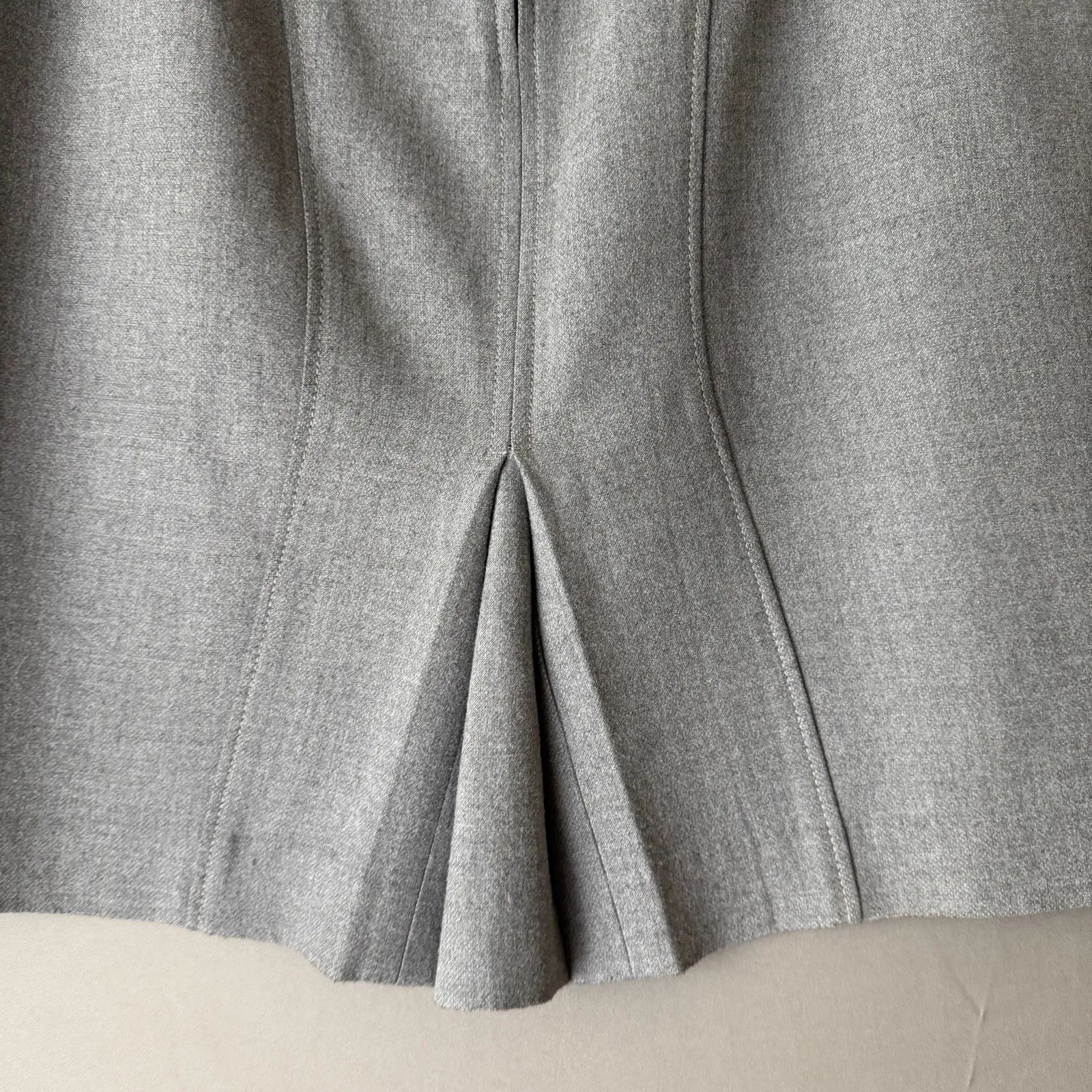 LOFT Skirt‎ Size 4 Gray mini pencil career - Image 8