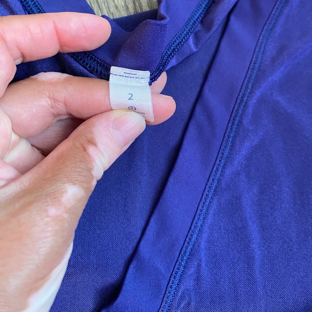 Lululemon Get Low V Neck Long Sleeve Shirt Women’s Size 2 - Image 3