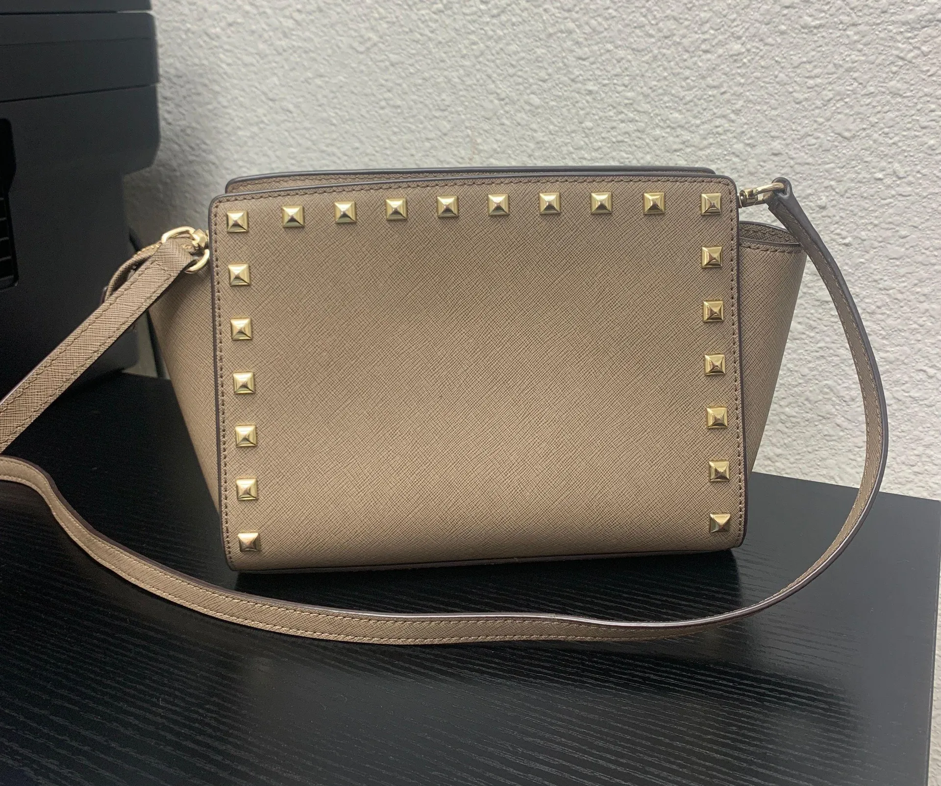 Michael Kors Crossbody Handbag - Image 3
