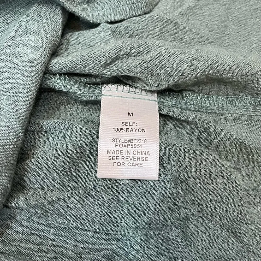 Baevely Boutique tunic blouse green fall size Medium button up - Image 6