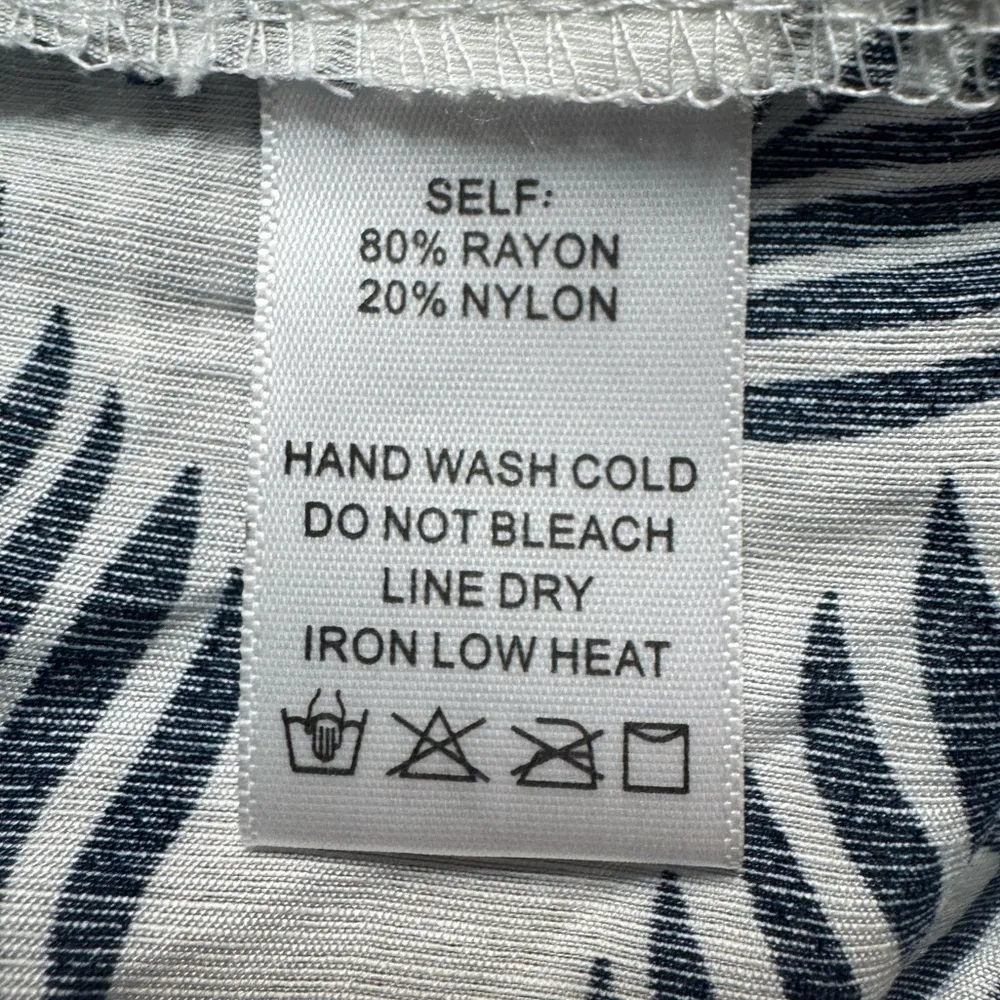 NWT ee:some Beachside Living Navy & White Smocked Sleeveless Maxi Dress Size L - Image 7