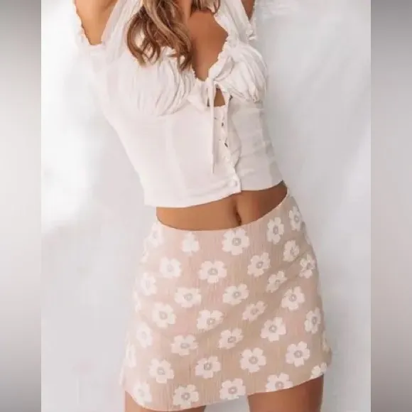 Princess Polly Shelly Mini Skirt in Beige Floral Size US 2 SEE NOTE - Image 4