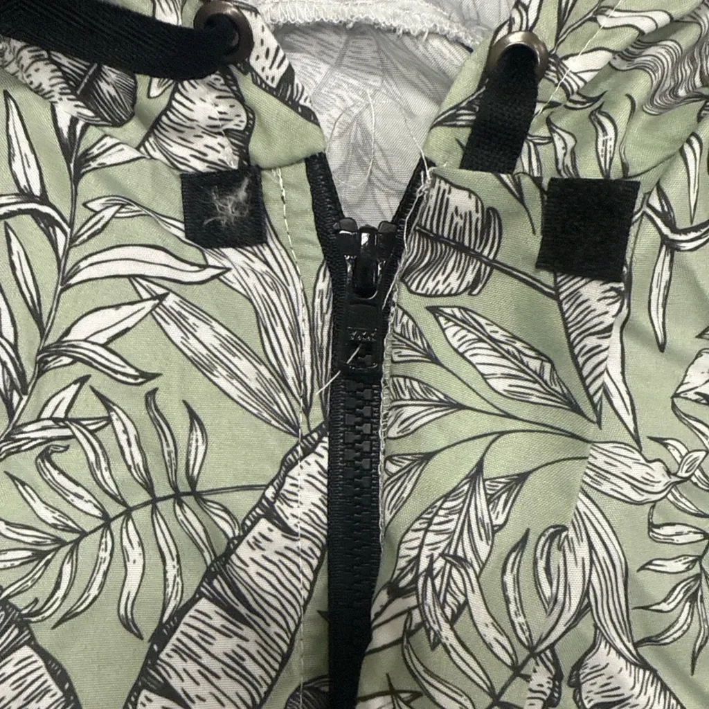 Leonisa Lightweight Windbreaker Jacket Raincoat Green white Print Unisex l/xl - Image 3