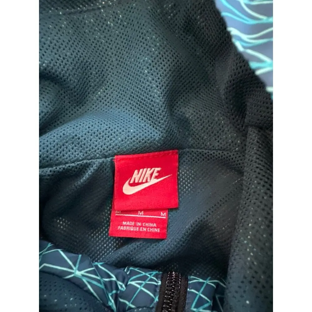 Nike Womens Windbreaker Jacket Size Medium Green Hooded Long Sleeves Patterned - Image 2