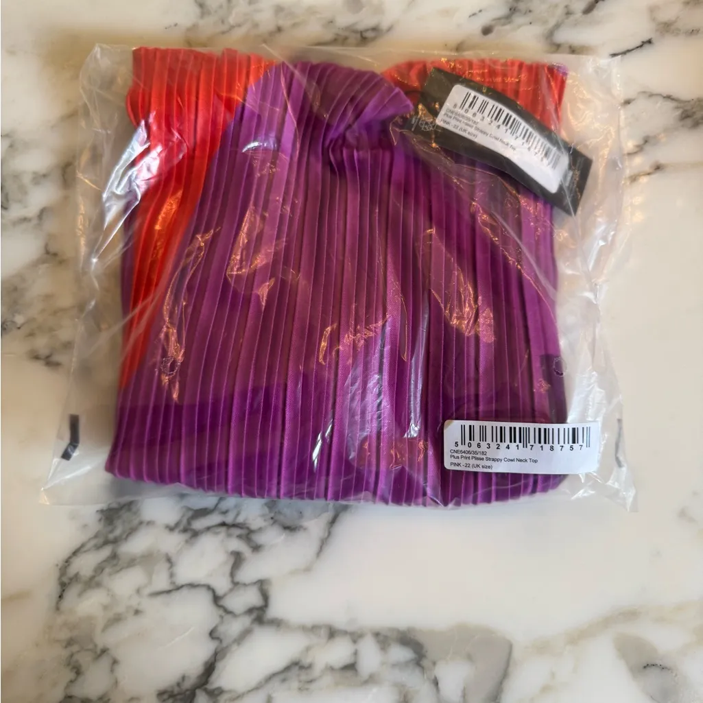 NWT Pretty Little Thing Plus Pink Plissé Strappy Cowl Neck Crop Top US 18 - Image 10