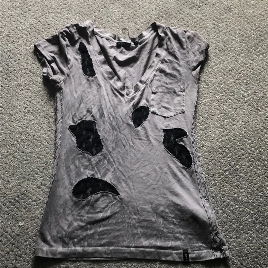 Guess distressed style t shirt - Image 7