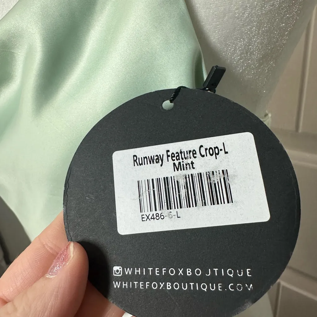 White Fox Boutique Runway Feature Crop in MINT - Image 3
