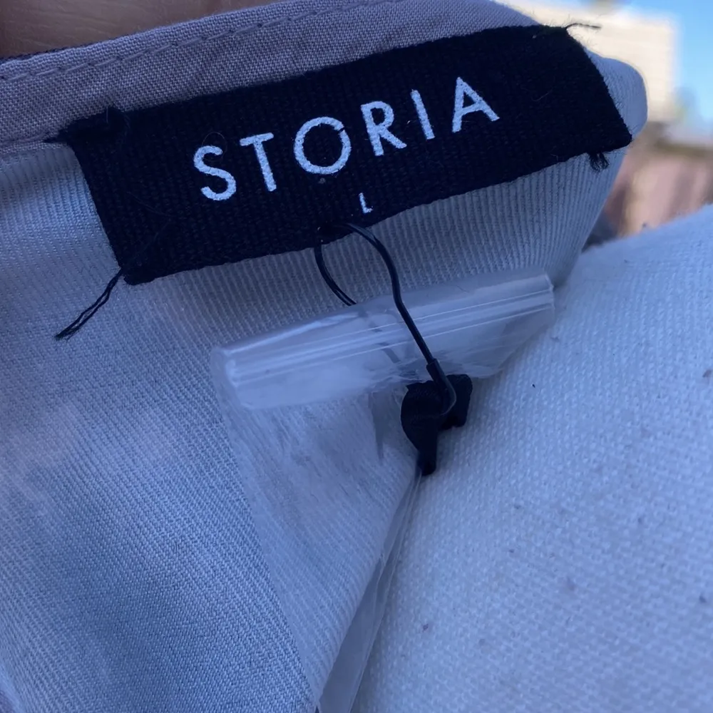 STORIA Blue White Wide Ruffle Sleeve Romper Size L NWT - Image 10