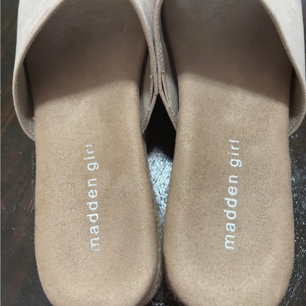 Madden Girl Tan Espadrille Slides - Image 4