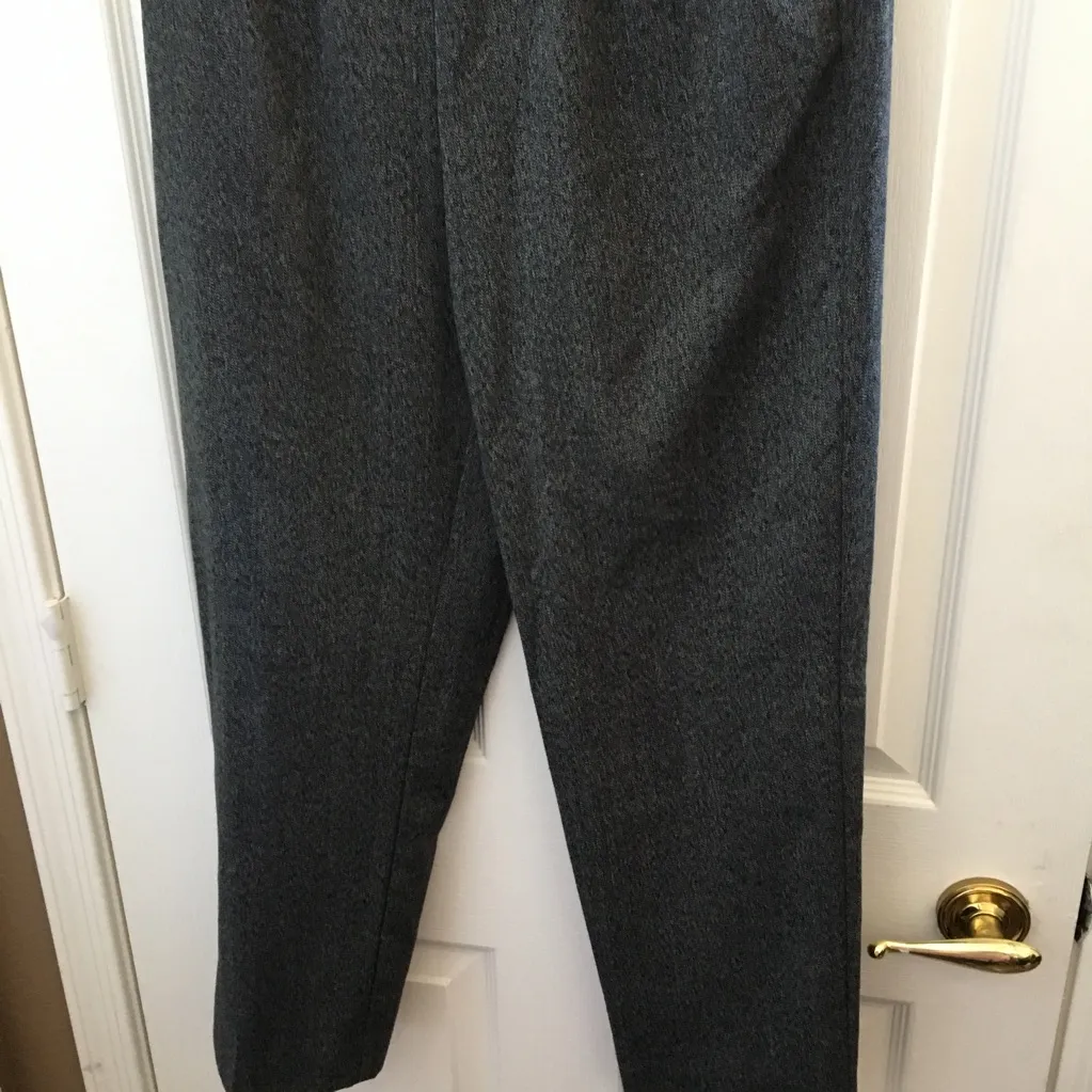 JM Collection FINAL MARKDOWN Ladies  slacks 6p - Image 2