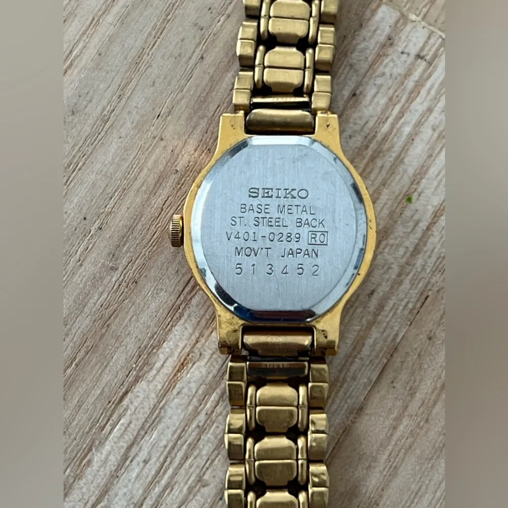 Seiko Vintage Ladies Watch Black Dial Gold-Tone Bracelet, Case, Hands, Markers - Image 9