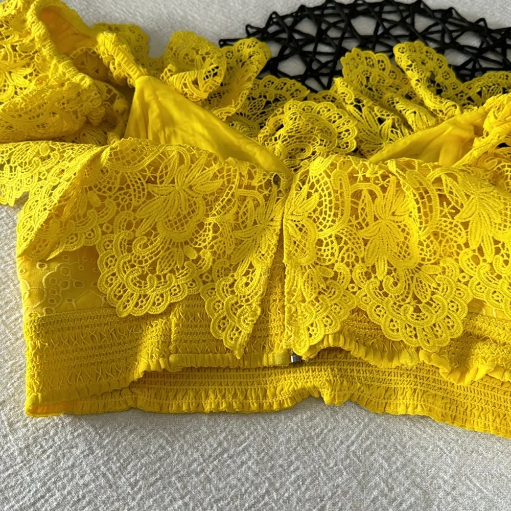 ALICE + OLIVIA Bleeker Ruffled Lace Crop Top, SZ Medium, $250 - Image 11