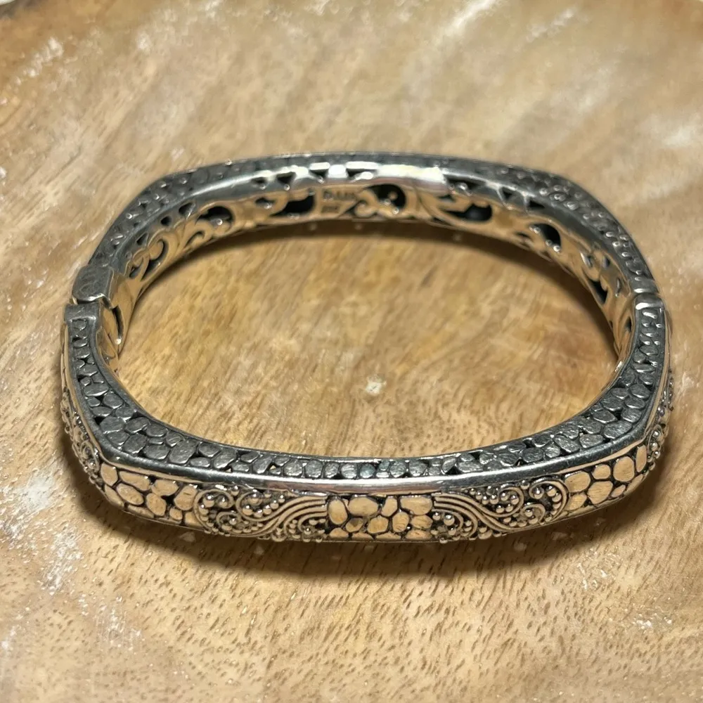 Sarda  Filigree Hinged Bangle Bracelet - Image 2