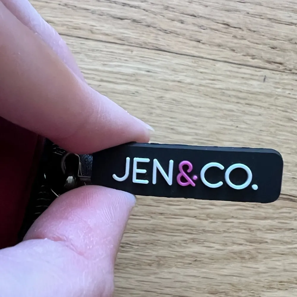 Jen & Co Wine Red Colored Carrying Case - Image 3