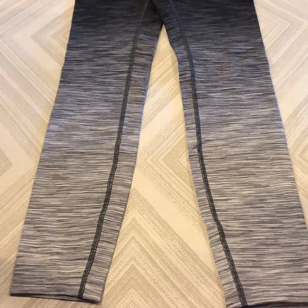 Lululemon Black & White Ombré Striped Leggings Size 6 - Image 4
