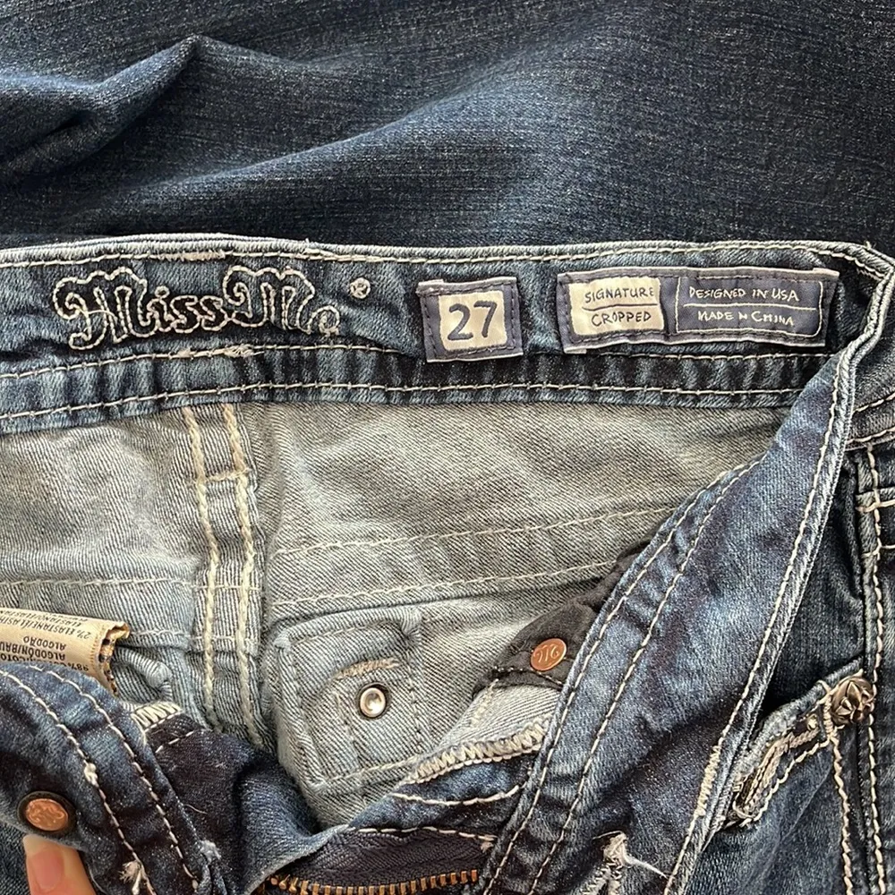 Miss Me Signature Cropped Tropical Leaf Sequin Back Pocket Jeans - Image 4