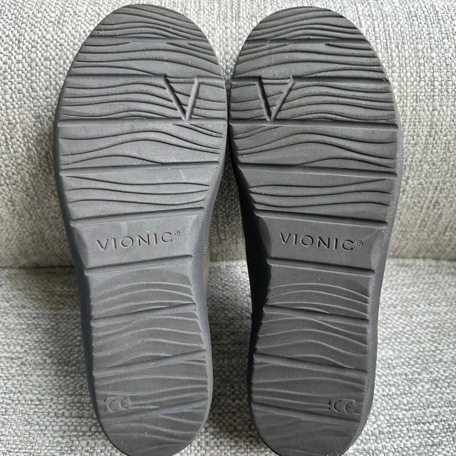 Vionic Abigail Women's Sz 8 Bronze Orthopedic Supportive Lace Up Zipper Sneakers - Image 8