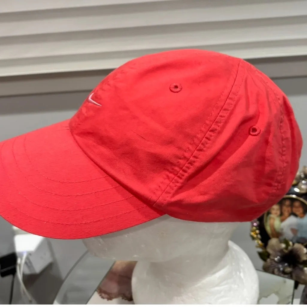 Nike  UNIVERSAL Red Coral Baseball Cap Hat - Image 2