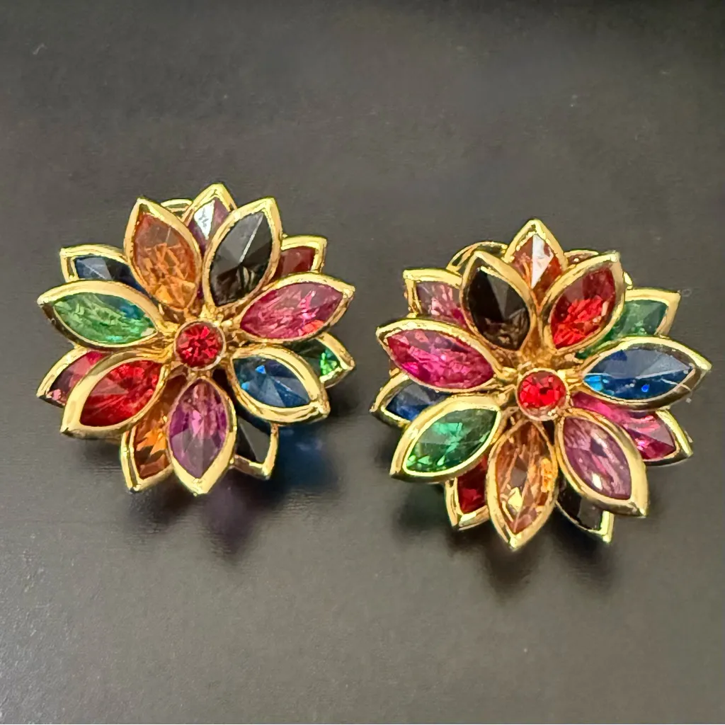 Vintage 80s Unsigned Colorful Rhinestones Flower Clip On Earrings 10g. Gold - Image 2