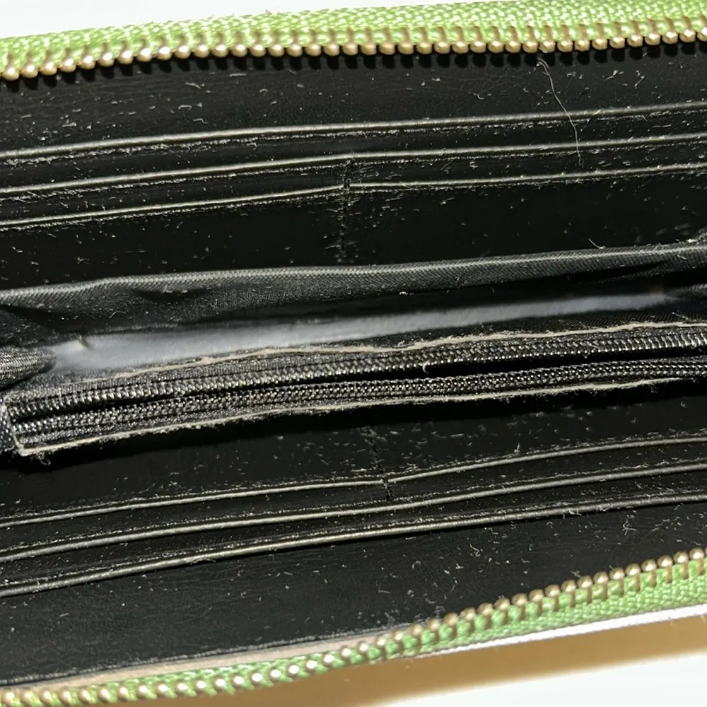 “She Who Kneels Before God” Wallet - Image 2